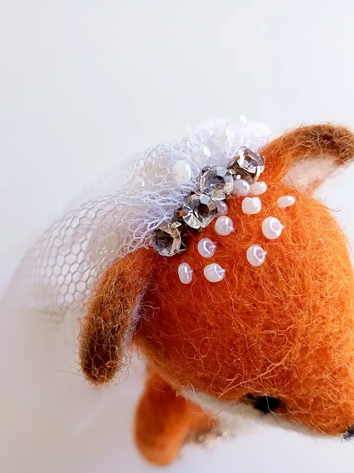 WEDDING GIFT for couple/Wedding cake topper Fox/Animal wedding/Woodland Wedding/Bride & Groom Figurine/Desk Foxy Couple