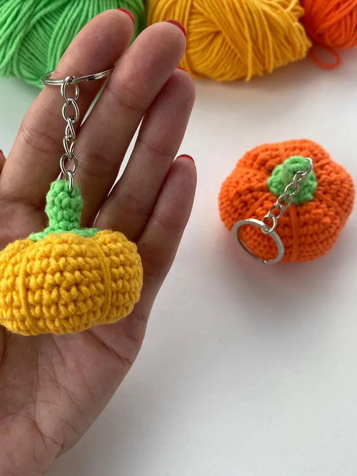 Pumpkin crochet pattern, amigurumi fall decor, halloween keychain, English PDF