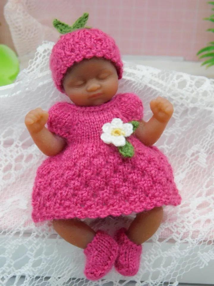 Miniature doll clothes set for tiny silicone Zuru baby doll