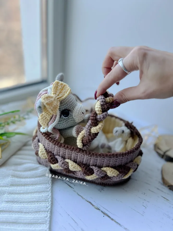PDF Crochet Pattern Baby Horse in a Basket, Amigurumi horse pattern, Crochet horse, Cute horse, Animal pattern, Small Baby Toy Pattern