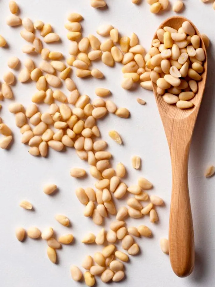 Pine nuts, peeled, 300 g, gift wrap