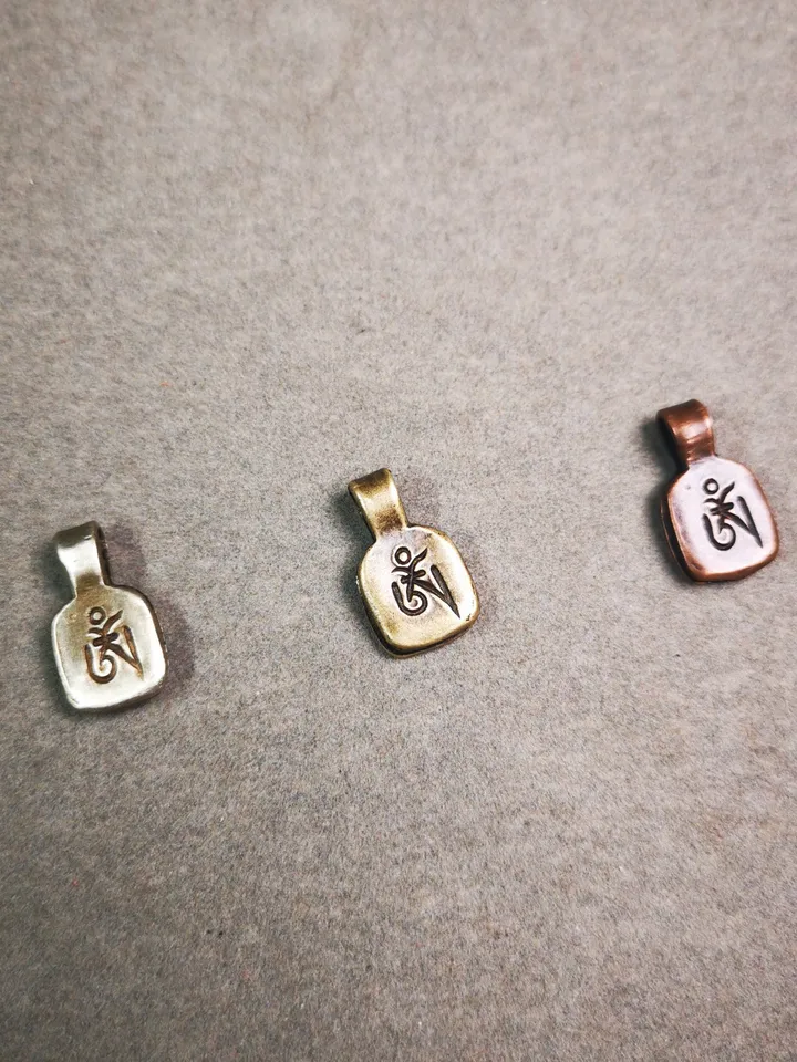Gandhanra Handmade Buddhist Mala Counter Clip,Bum Counter Clip for Prayer Beads,Om Letter,Mala Accessories