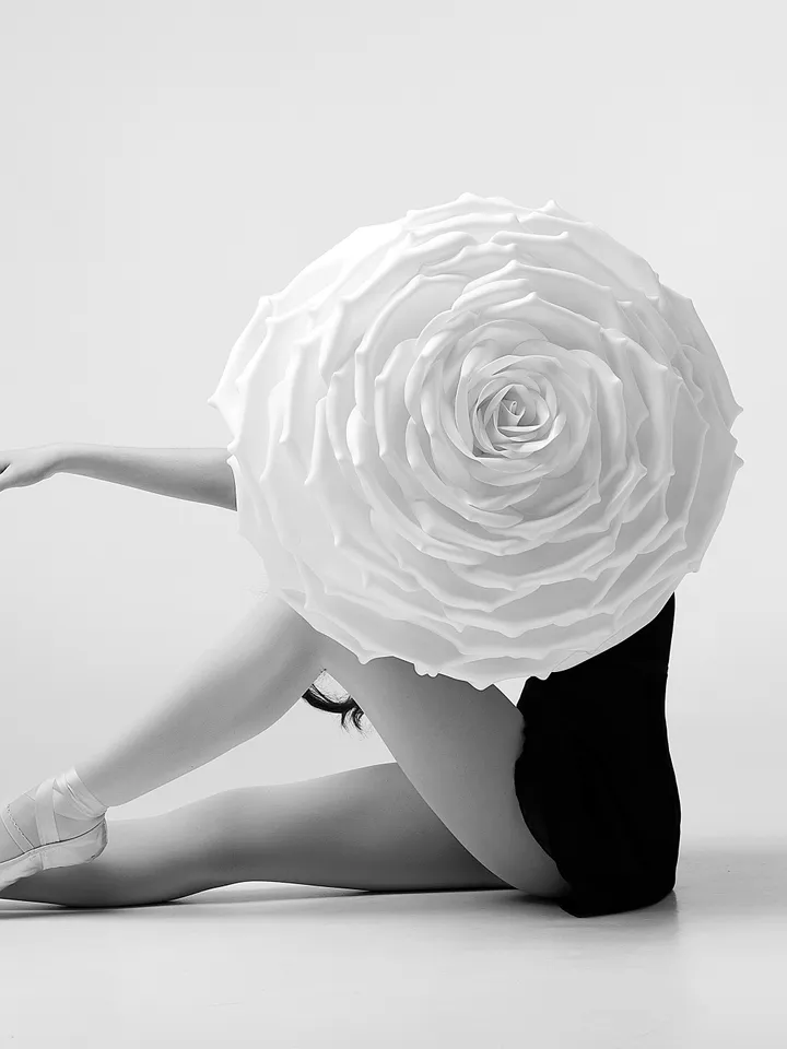 Oversized rose hat 2 pcs Wedding headdress giant soft rose, Bridal Flower headpiece, Large white rose headwear