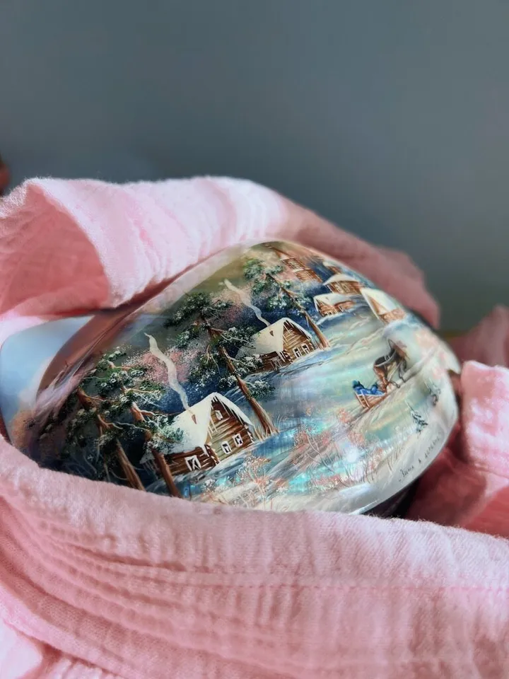 Exquisite Handcrafted Lacquer Box with a Beautiful Winter Village Scene - Hand-Painted Beautiful Folk Art Scene for Trinkets and Adornments