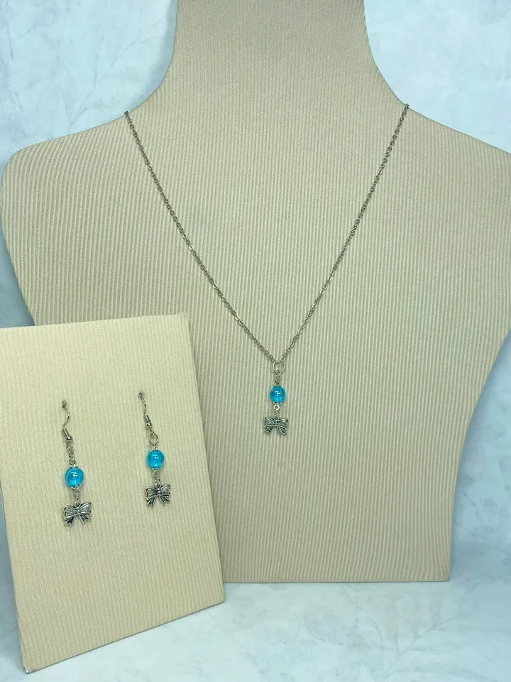 Handmade jewelry set. DIY jewelry.