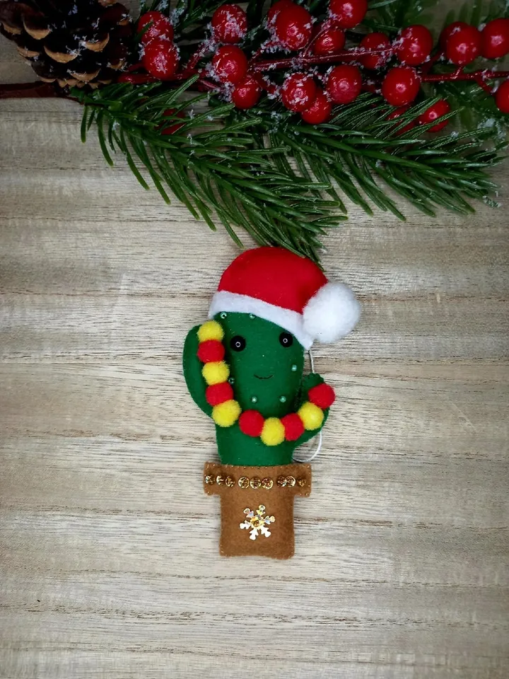 New Year Home Decor Felt Cactus Ornament Felt Cactus Toy with Santa Hat Handmade Christmas Tree Ornament naughty cactus