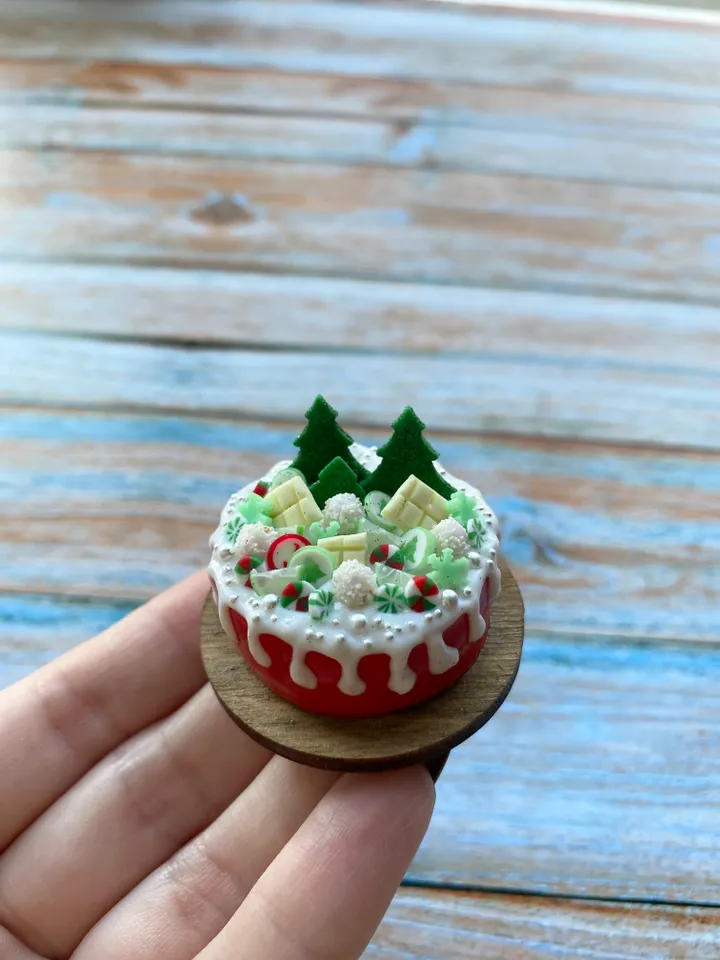 Miniature Cake Christmas DollHouse Souvenir