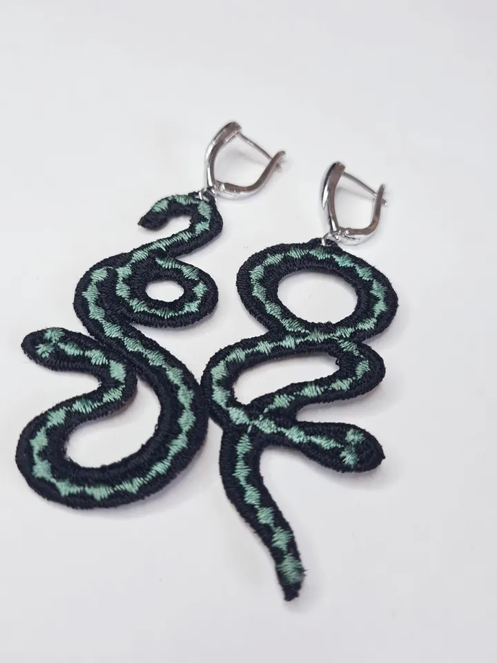 Machine embroidery design of snake earrings FSL