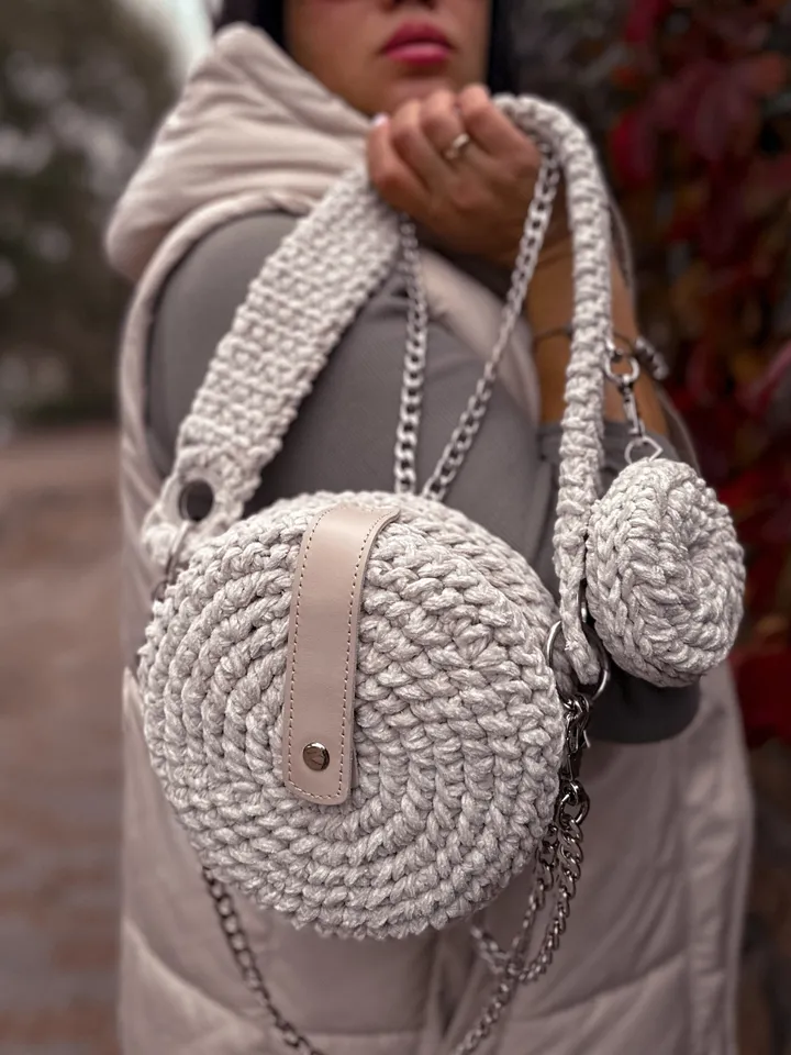 Small round bag, clutch bag, messenger bag, shoulder bag round, handbag round purse, hobo crochet bag, soft bag women, little Ivory bag
