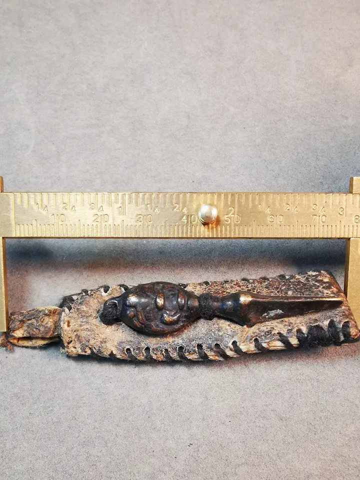 Gandhanra Antique Amulet,Unique leather Sachet with Skull Sītavana Phurba / Kila Pendant,Old Necklace