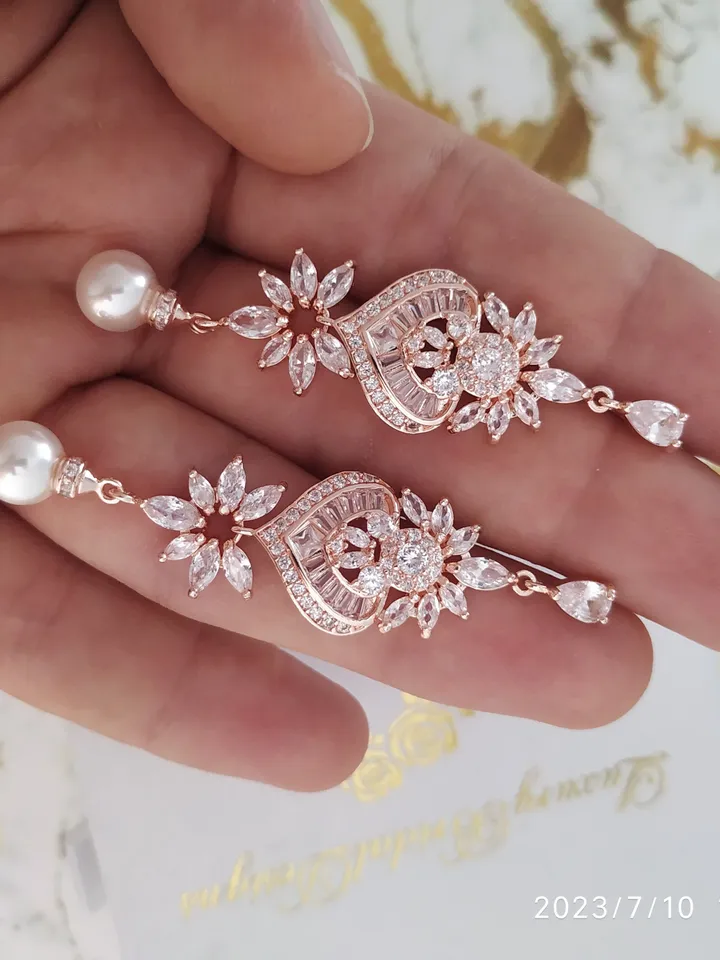 Art Deco Long Rose Gold Wedding Earrings for Bride, Swarovski Crystal Chandelier Statement Bridal Earrings, Vintage Style Statement Jewelry