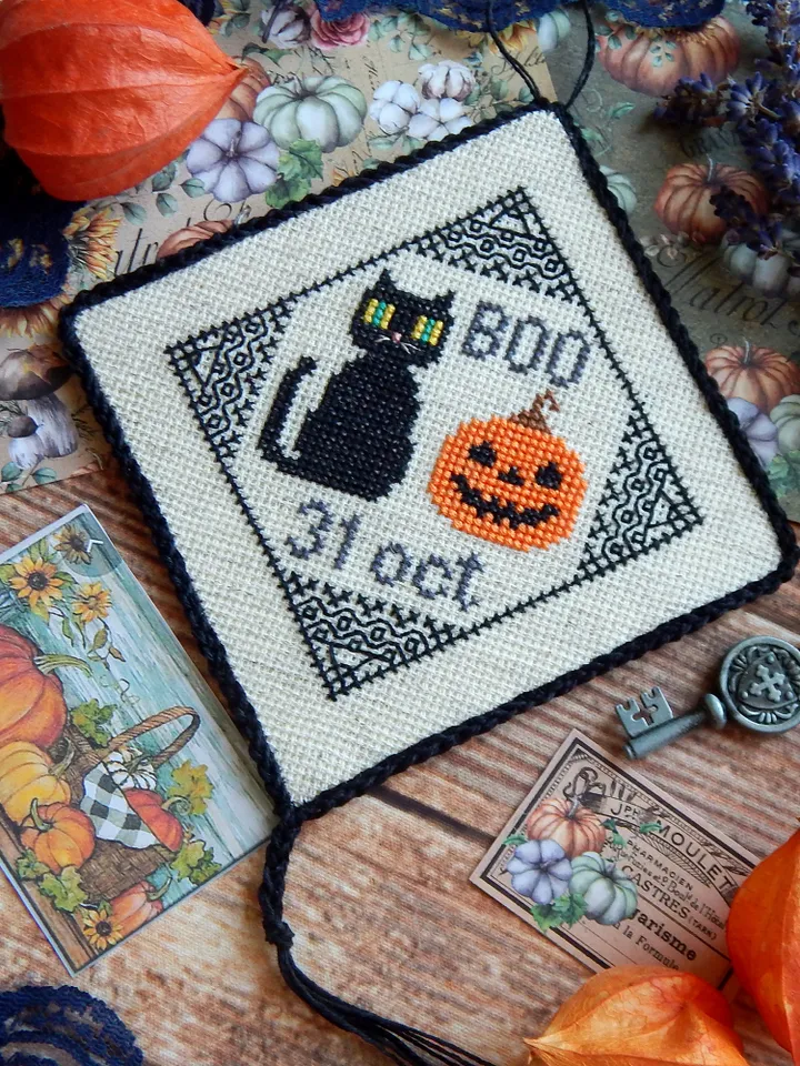 Black cat and Pumpkin Halloween cross stitch pattern