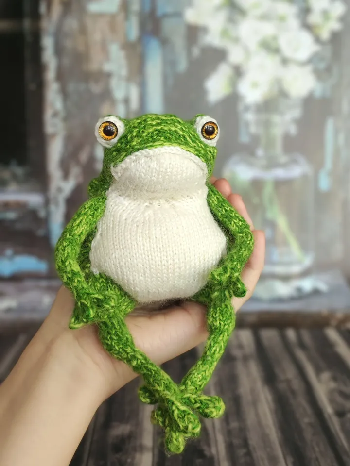 Funny toad knitted TO ORDER   Crazy frog Knitted frog Knitted green froggy Cute green frog Knitted toad