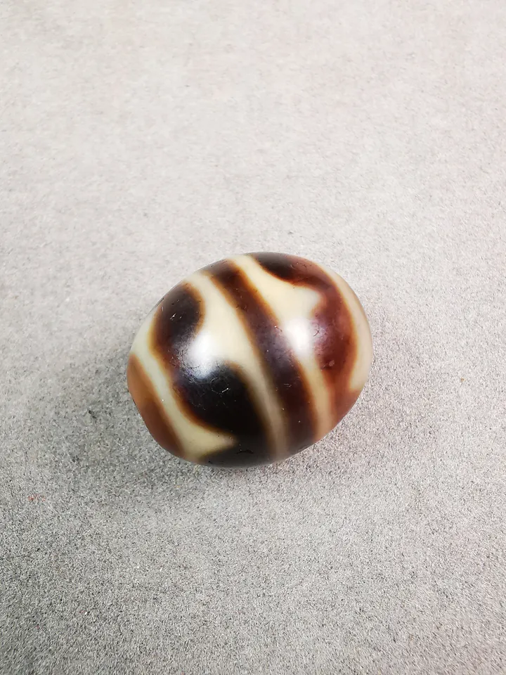 Gandhanra Tibetan Round Tiger Tooth Dzi Bead(Darrow or Taklok Dzi),Tibetan Chung,Wealth Amulet,Small Size 20*17 mm