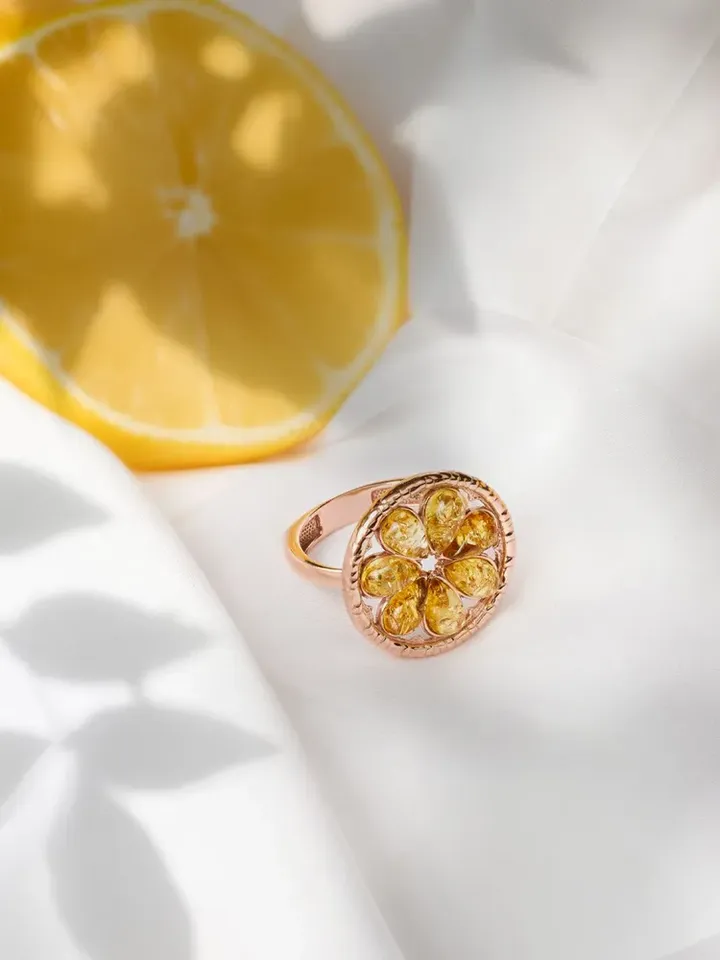 Jewelry ring Lemons with natural Baltic amber made of 925 silver