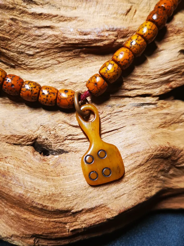 Yak Bone Carved Mantra Dot Mala Pendant,Bead Counter Clip, Prayer Bead Accessories,Gandhanra Tibetan Amulet