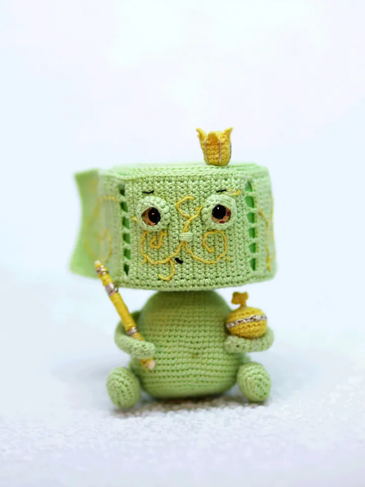 Toilet paper interior doll, Funny amigurumi quarantine gift, housewarming gift for bathroom decor, gag gift crochet toy