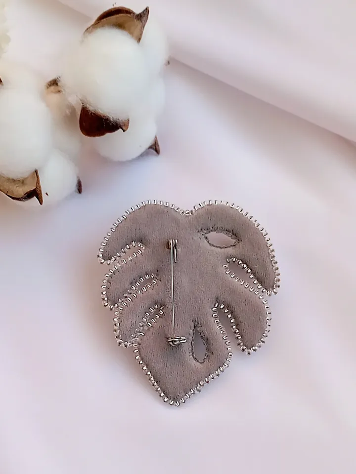 Handmade beaded silver crystal monstera leaf brooch, monstera leaf jewelry, plant monstera gift, winter brooch