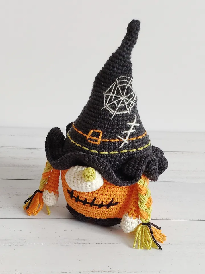 Halloween Pumpkin gnome crochet pattern