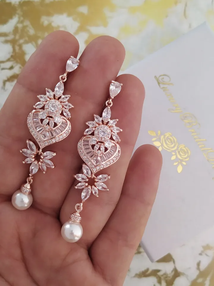 Art Deco Long Rose Gold Wedding Earrings for Bride, Swarovski Crystal Chandelier Statement Bridal Earrings, Vintage Style Statement Jewelry