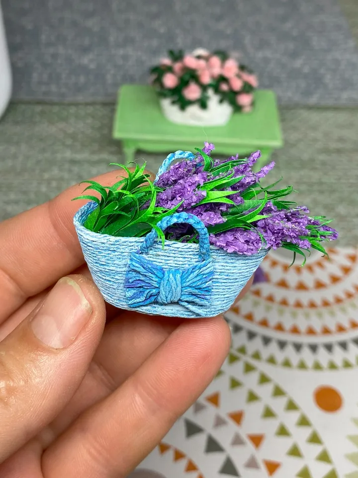Baskets with flowers for the dollhouse. 1:12.