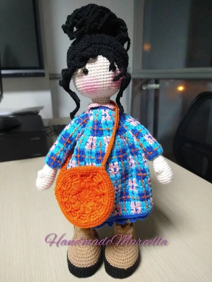 Rhonda Crochet Doll โ Articulated Amigurumi 32 cm โ Tapestry Dress โ Handmade Gift for Girls โ Magic Doll from Peru