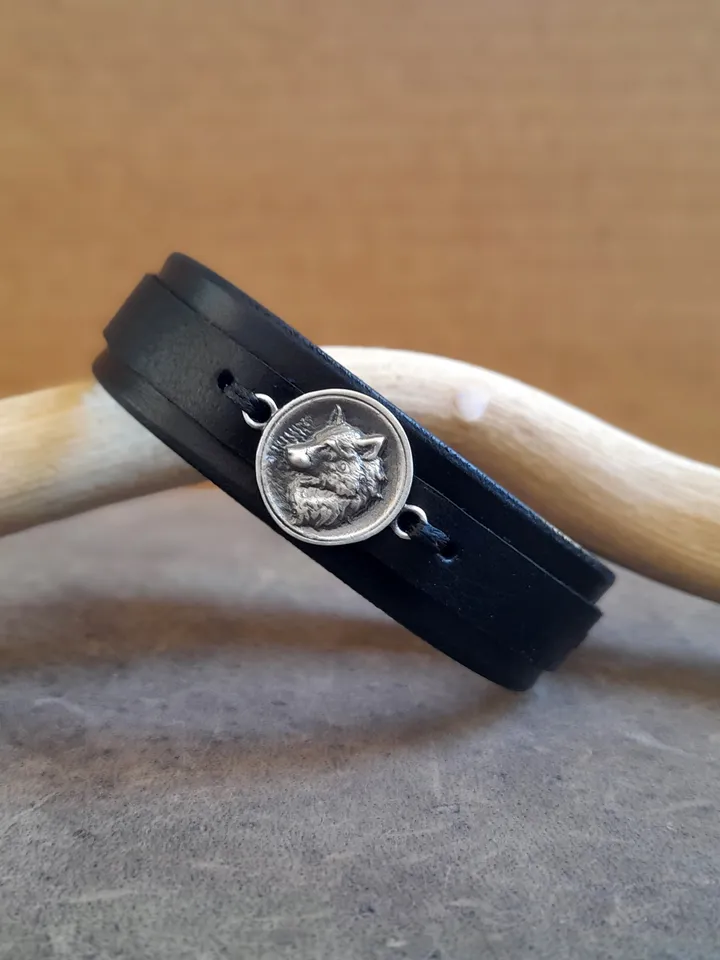 Silver 925 Wolf Bracelet, White Fang, Wolf Head Pendant, All Black Leather Cuff, Handmade Adjustable Unisex Bracelet, Spirit Animal Guide
