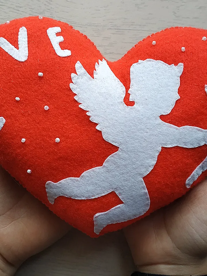 Valentines day gift, felt toy, Valentine heart toy, Gift for her, Gift for him, Valentine day decor, Valentine gift