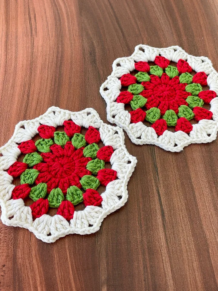 Xmas Crochet Coasters Pattern, Easy Christmas Doily Coasters for Beginners, Crochet Cup Coasters Perfect for Holiday Decor and Gift Giving
