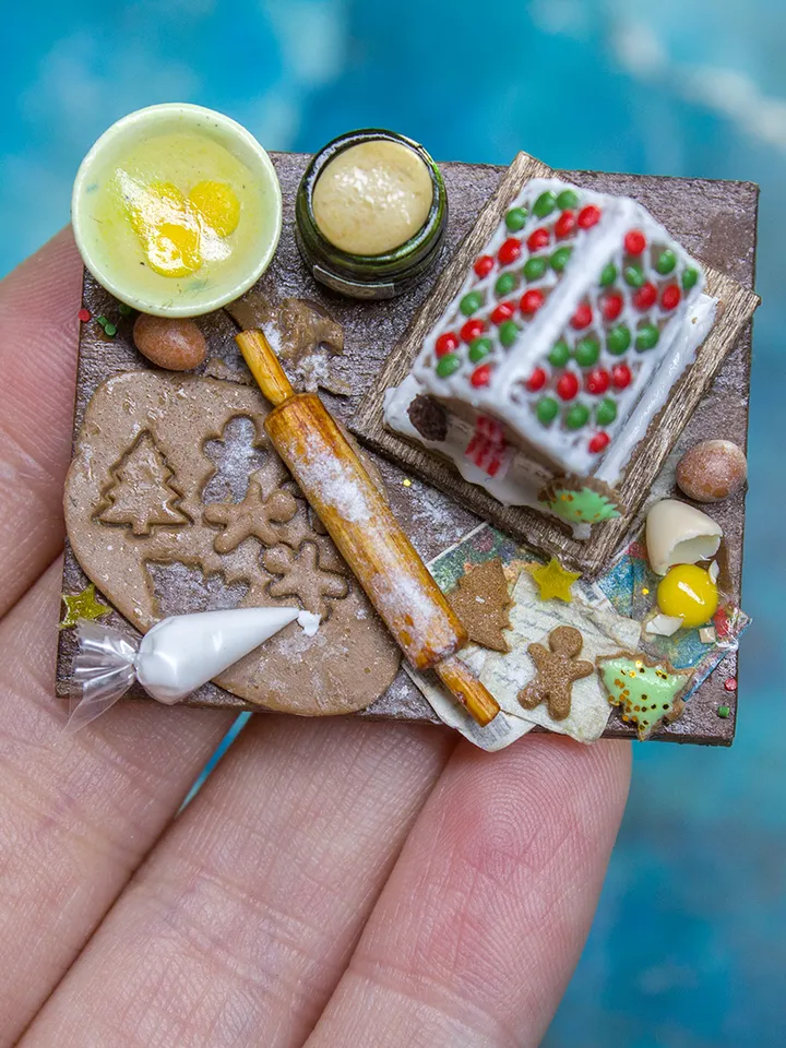 MINIATURE gingerbread house kit on a board 10