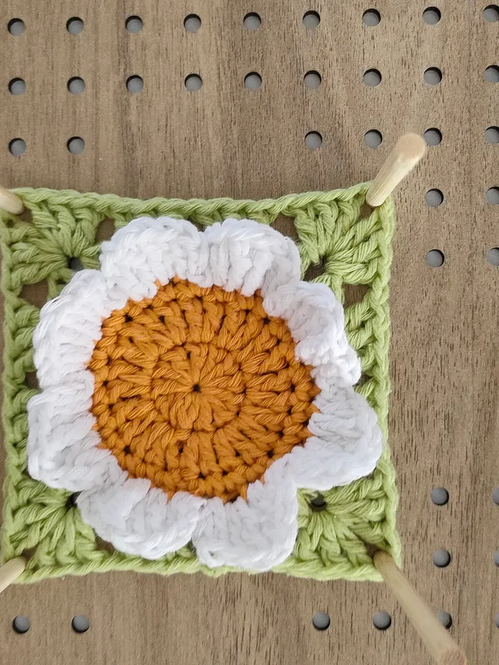 Flower granny square, basic granny square, beginner crochet pattern , easy flower crochet pattern blanket