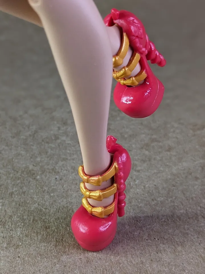 Red shoes with high heels for 10.5 inch female dolls (MH, EAH)