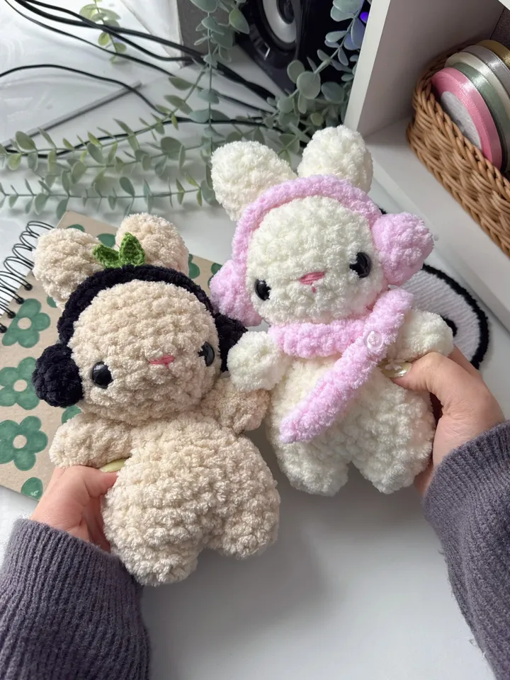 Crochet pattern set 2 in 1, wither bunny with headphones and scarf, bunny with headphones-leaves, plushie crochet bunny pattern, cute pattern