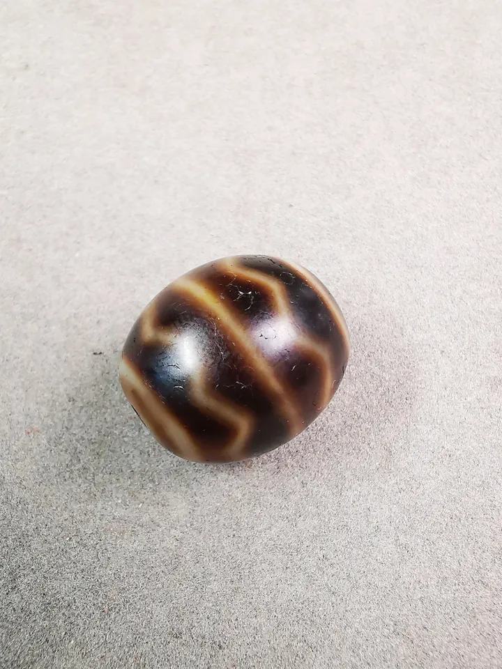 Gandhanra Tibetan Round Fortune Wave Dzi Bead(Darrow or Taklok Dzi),Tibetan Chung,Wealth Amulet,Small Size 20*17 mm
