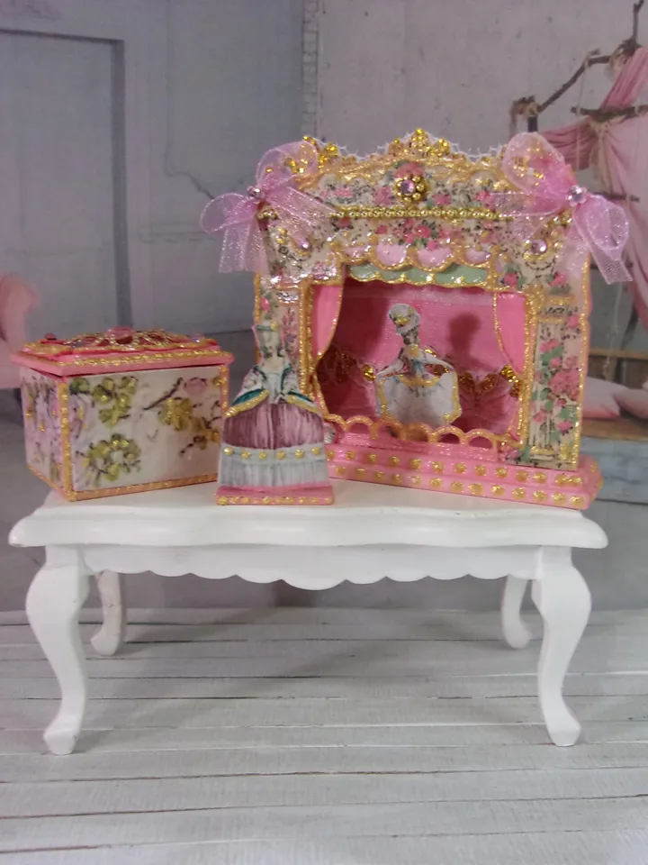 Miniature puppet theater for doll houses.1:12 scale.