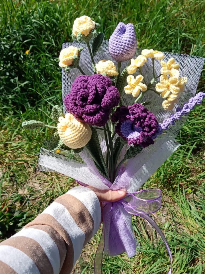Dainty Handmade Crochet Flower Bouquet for Her, Crochet Daisy Anniversary Gift, Crochet Lavender Bouquet Rose, Thoughtful Mother's Day Gift