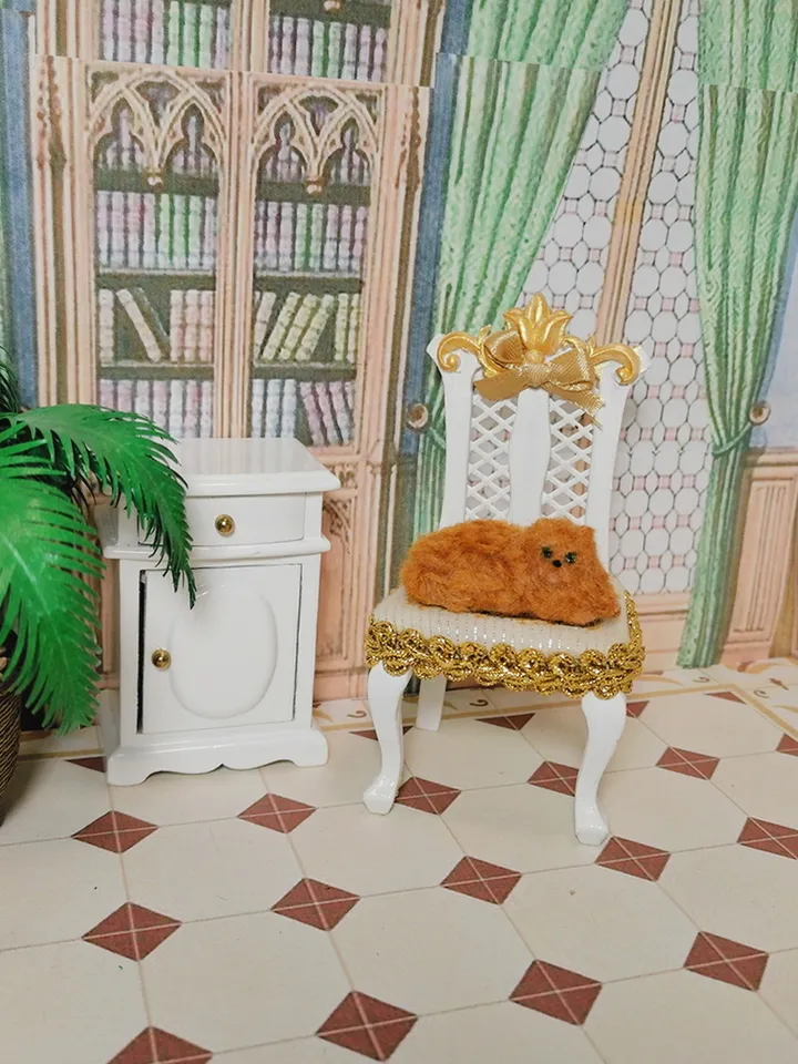 Dollhouse cat.1:12 scale.