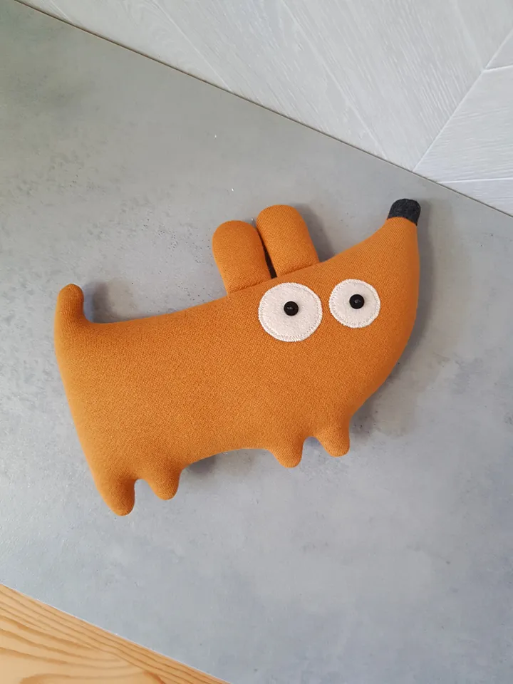 Yellow Dog Sewing pattern PDF, digital tutorial in english, stuffed animal diy