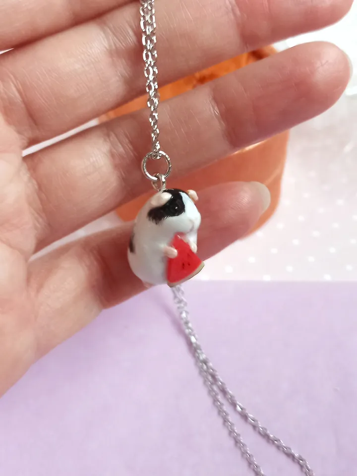 A guinea pig figurine handmade necklace (US discount)