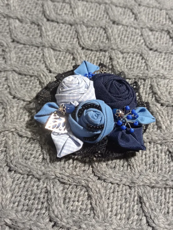 brooch pin blue flowers