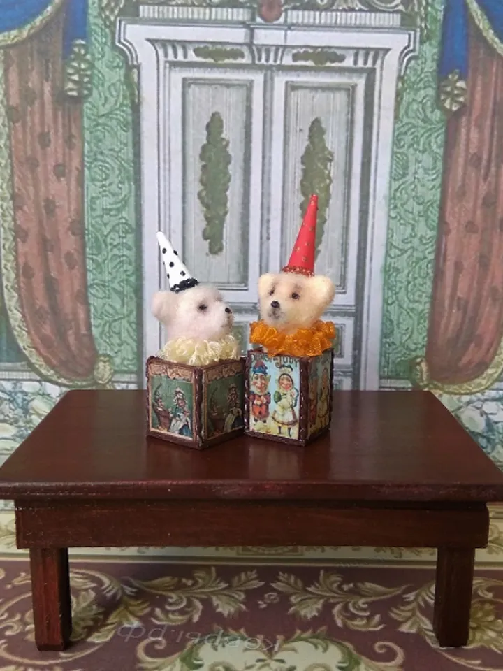 Bears in the box.1:12 scale.
