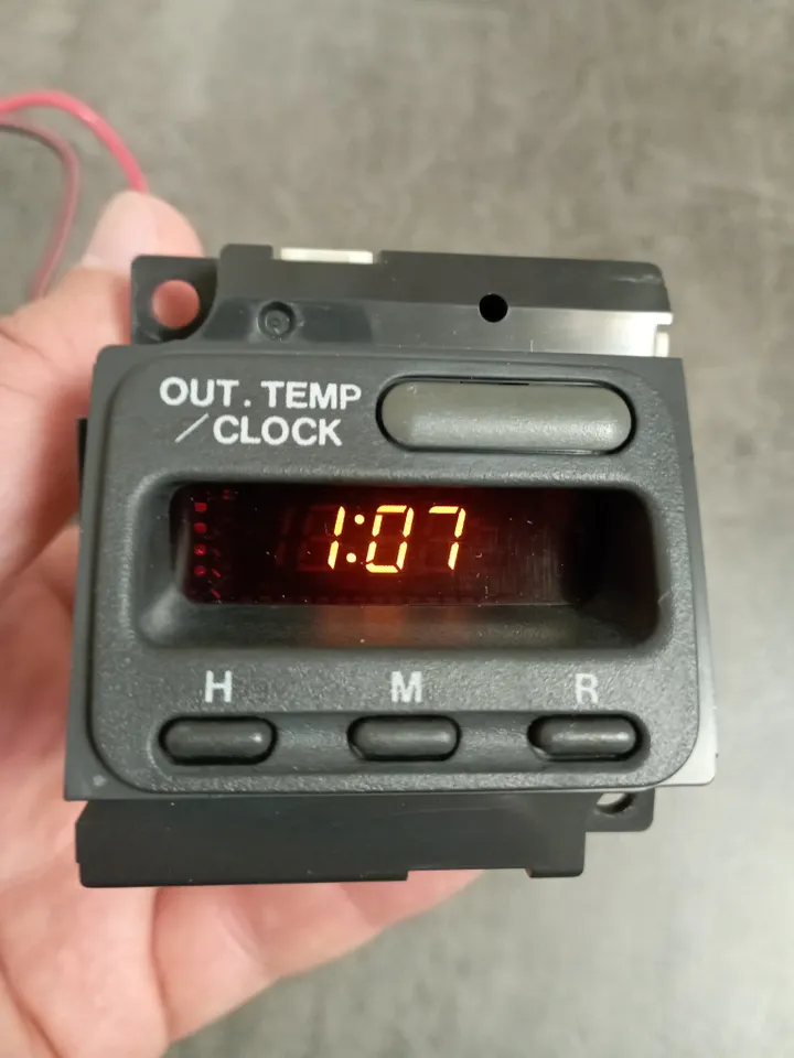 JDM 1997-2001 Honda CR-V Clock RD1 Tested Working & Red Hazard Switch