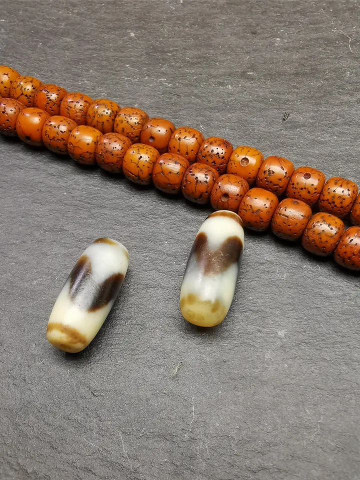Gandhanra TibetanTiger Tooth Dzi Bead Accessories,Dzi Spacer Beads,Marker Beads for Mala,Necklace,amulet,0.32" × 0.79"