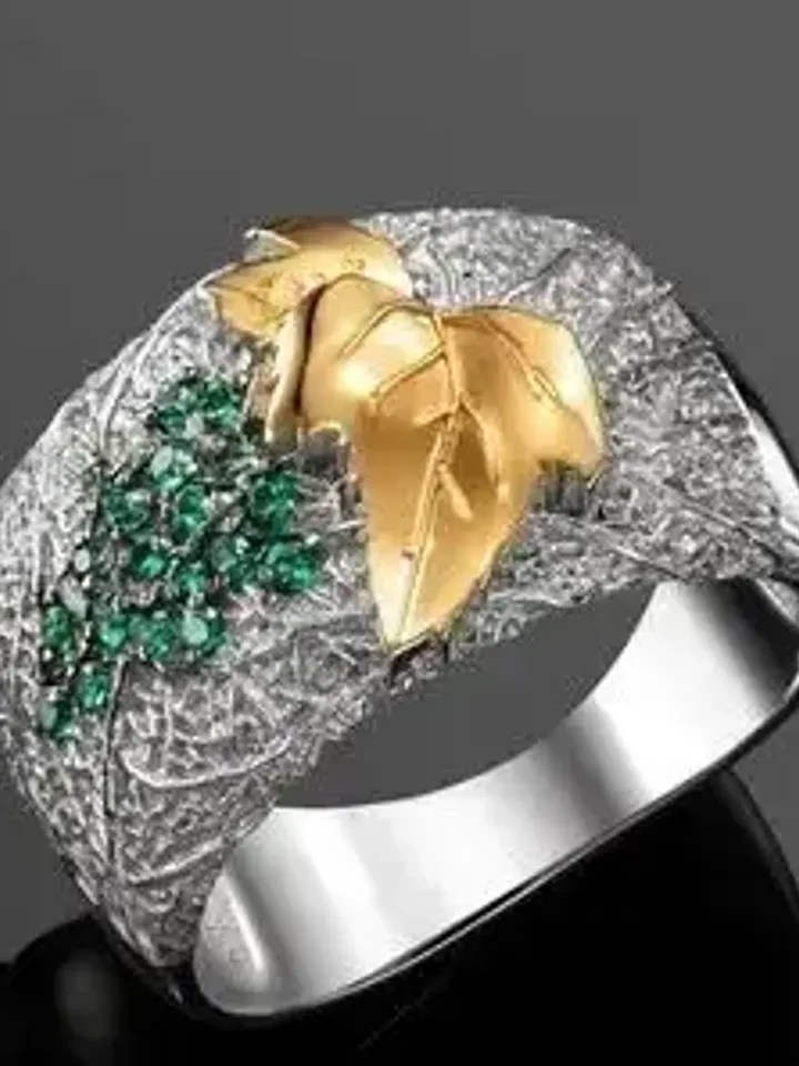 Women's silver ring with gilding and with green stones of nanizumruda 925 sample