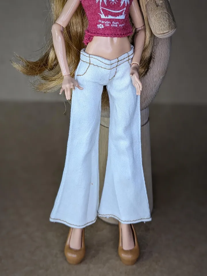 Beige jeans for 10.5-inch female dolls (MH, EAH)