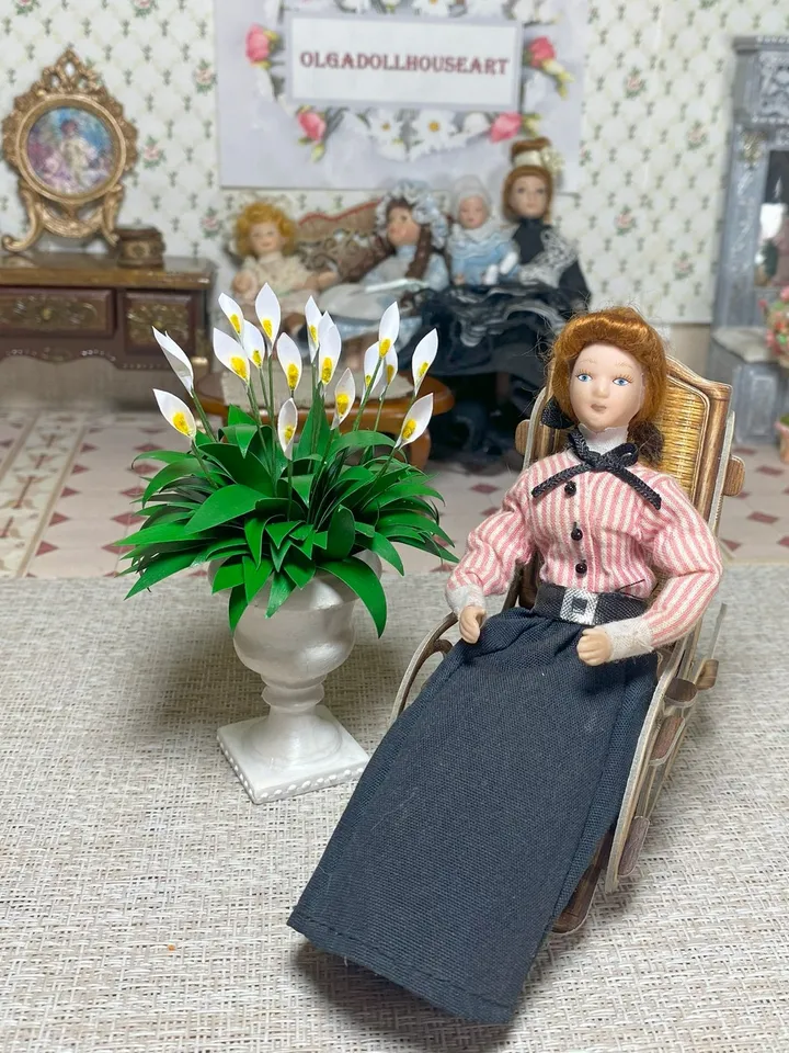 Flower for a dollhouse in 1:12 scale. Miniature dollhouse. Handmade. Plant for a doll.