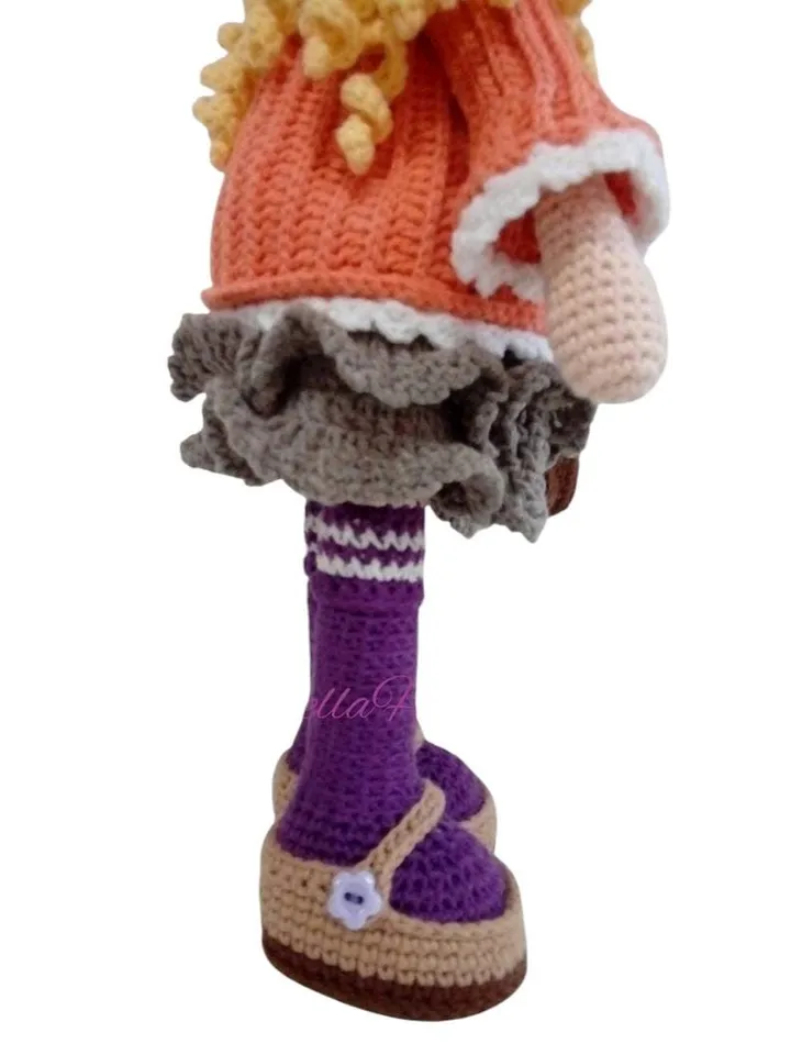 Smilla Crochet Doll โ 35 cm Handmade Amigurumi โ Articulated Cotton Doll with Bag, Shoes & Hat โ Collectible Gift for Girls โ Peru