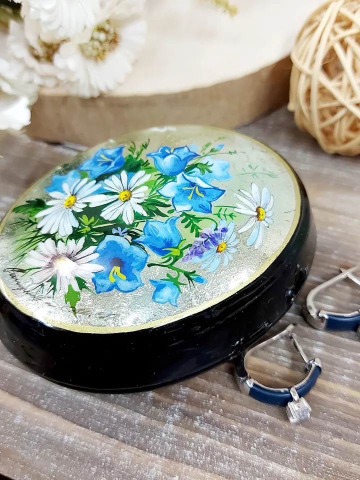 Beautiful Russian Lacquer Box "Wildflower" 2.36*3.2.Fedoskino Mother of pearl Hand painted.jewelry box.Gift for cat lovers.Art gifts.For her