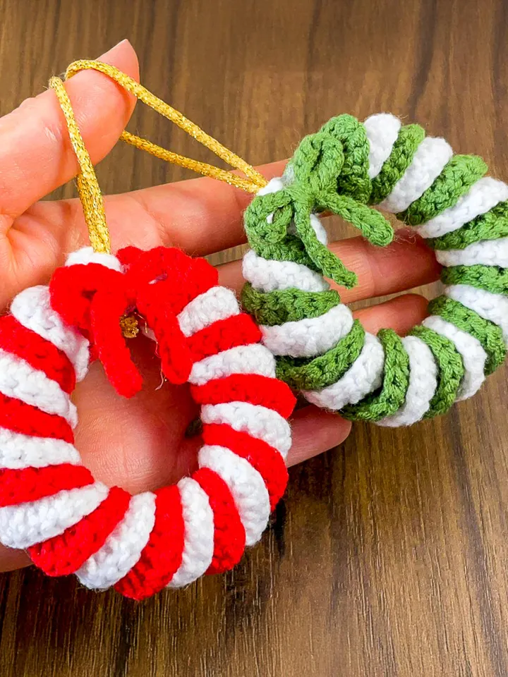 Candy Cane Wreath Crochet Pattern, Christmas Ornament PDF, DIY Holiday Wreath Tutorial, Beginner Friendly Crochet, Handmade Décor Idea