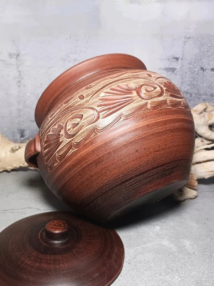 Ceramic casserole 169.07 fl.oz  Handmade with handles and lid, carved pattern